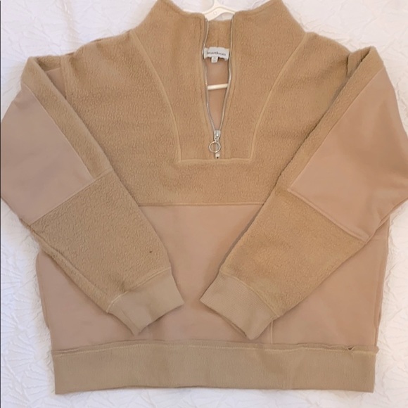 Tops - Women’s tan fleece quarter zip 🤎
